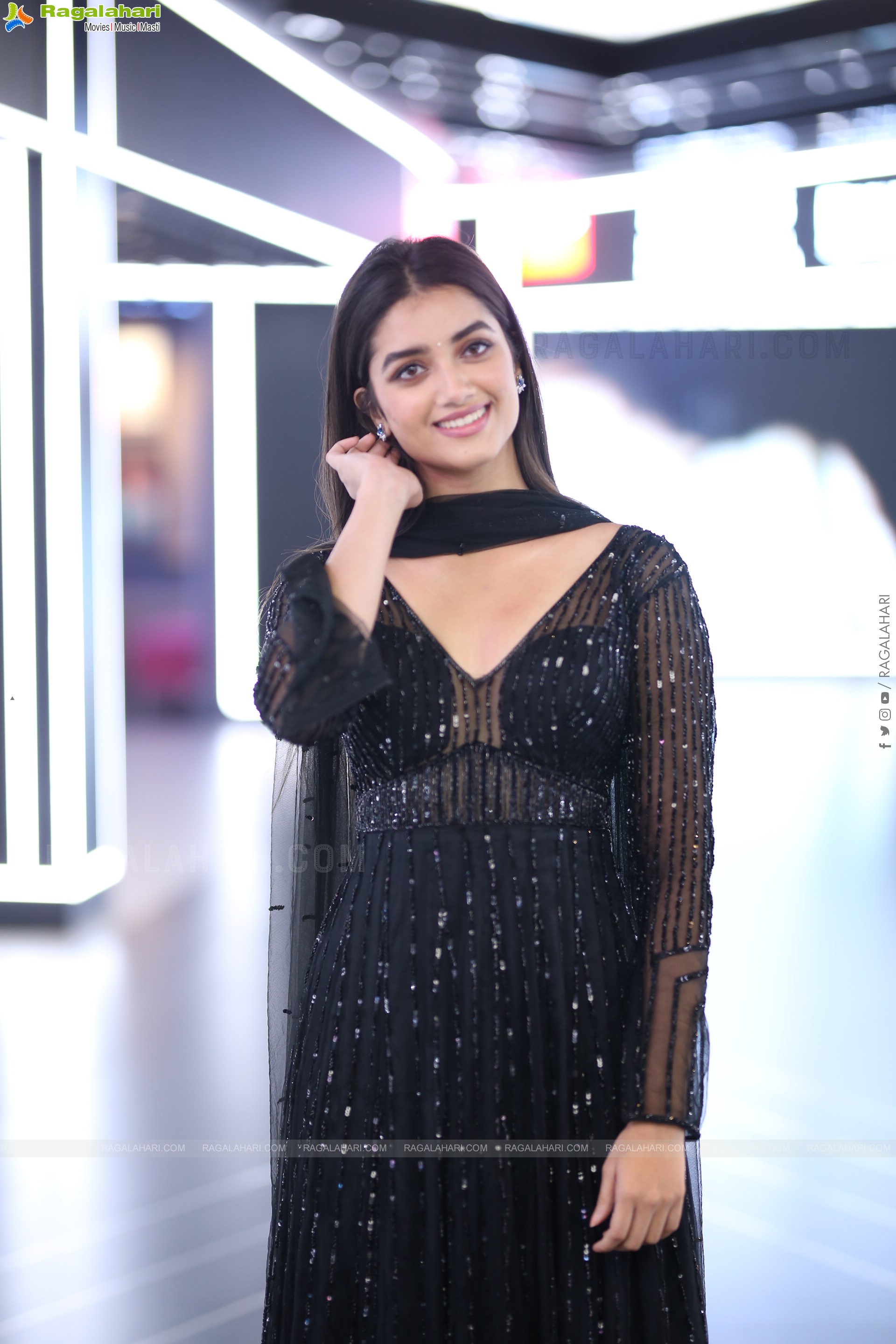 Bhagyashri Borse at Mr. Bachchan Trailer Launch Event, HD Gallery