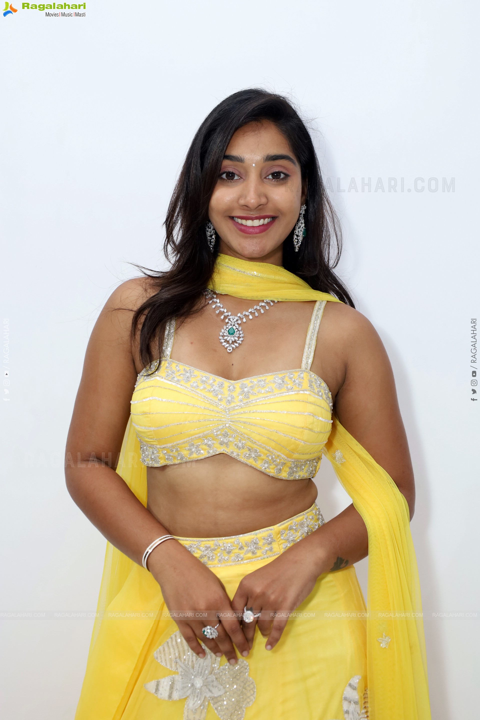 Chandu Charms Latest Stills, HD Gallery