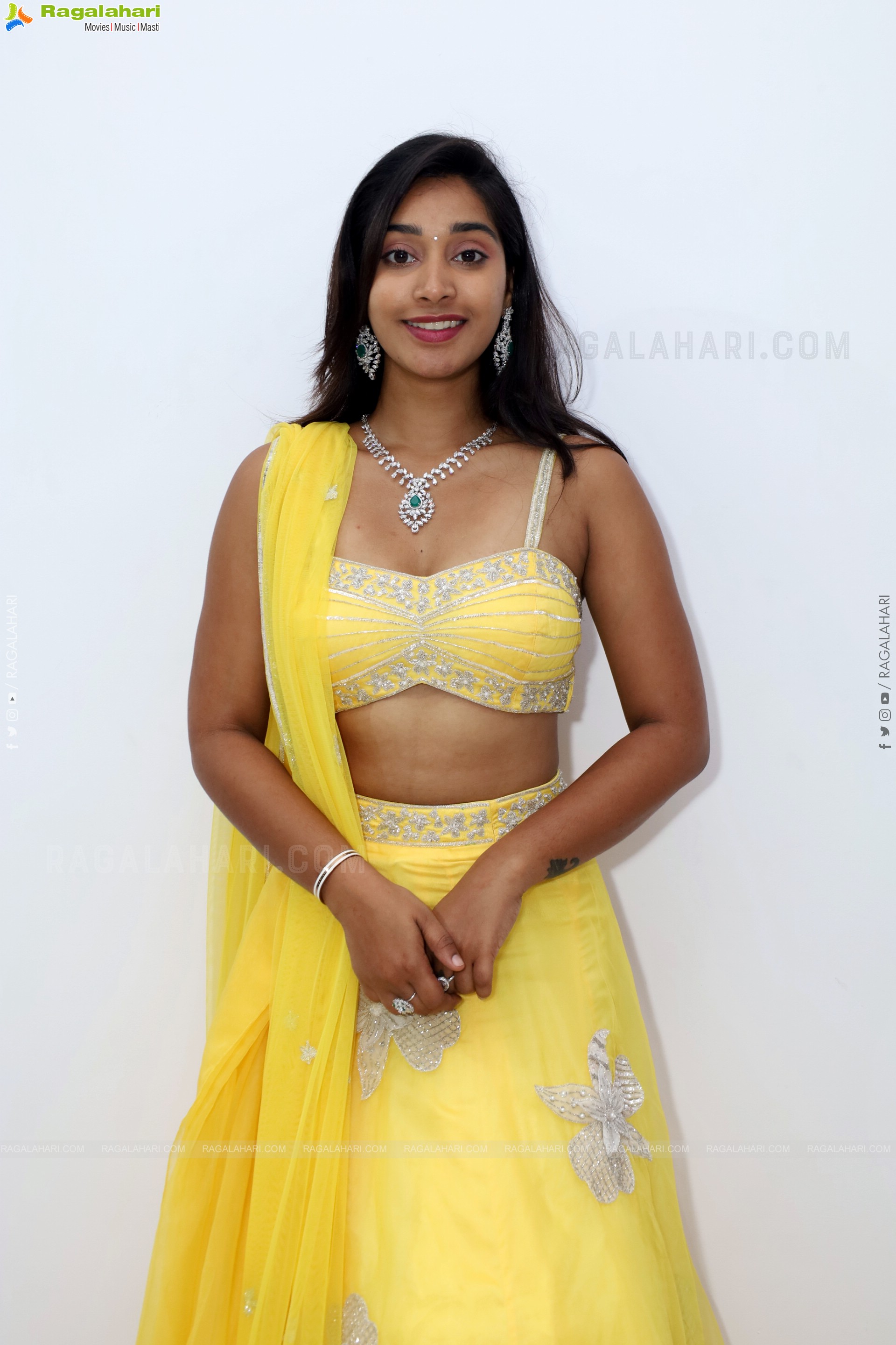 Chandu Charms Latest Stills, HD Gallery