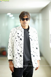 Harish Shankar at Mr Bachchan Interview, HD Gallery