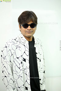 Harish Shankar at Mr Bachchan Interview, HD Gallery