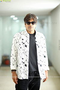 Harish Shankar at Mr Bachchan Interview, HD Gallery