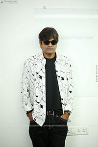 Harish Shankar at Mr Bachchan Interview, HD Gallery