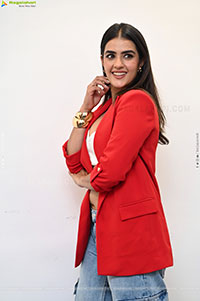 Kavya Thapar at Double Ismart Interview, HD Gallery