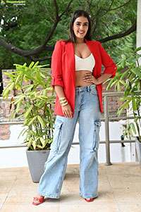 Kavya Thapar at Double Ismart Interview, HD Gallery