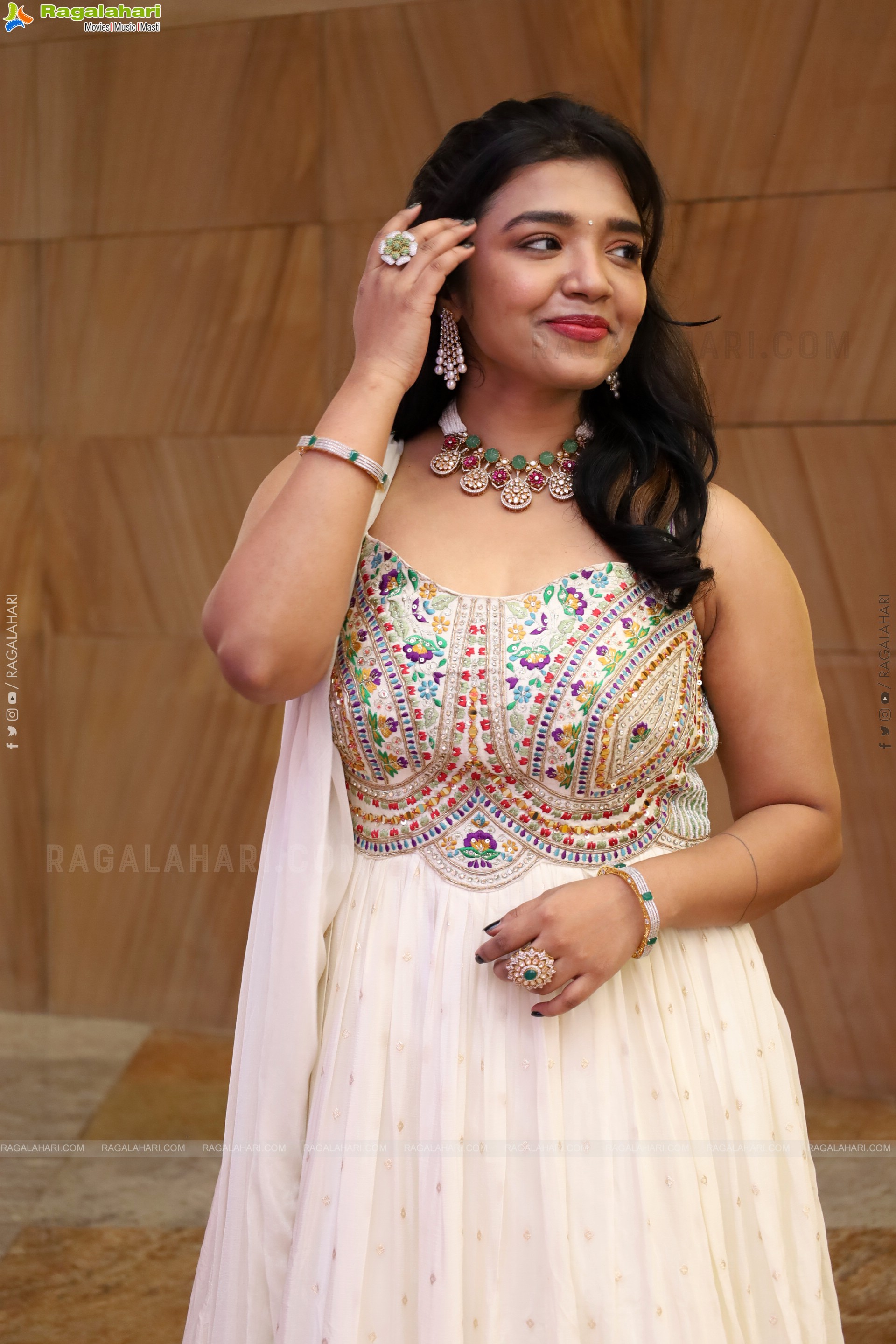 Kruthika Roy Latest HD Stills, Photo Gallery