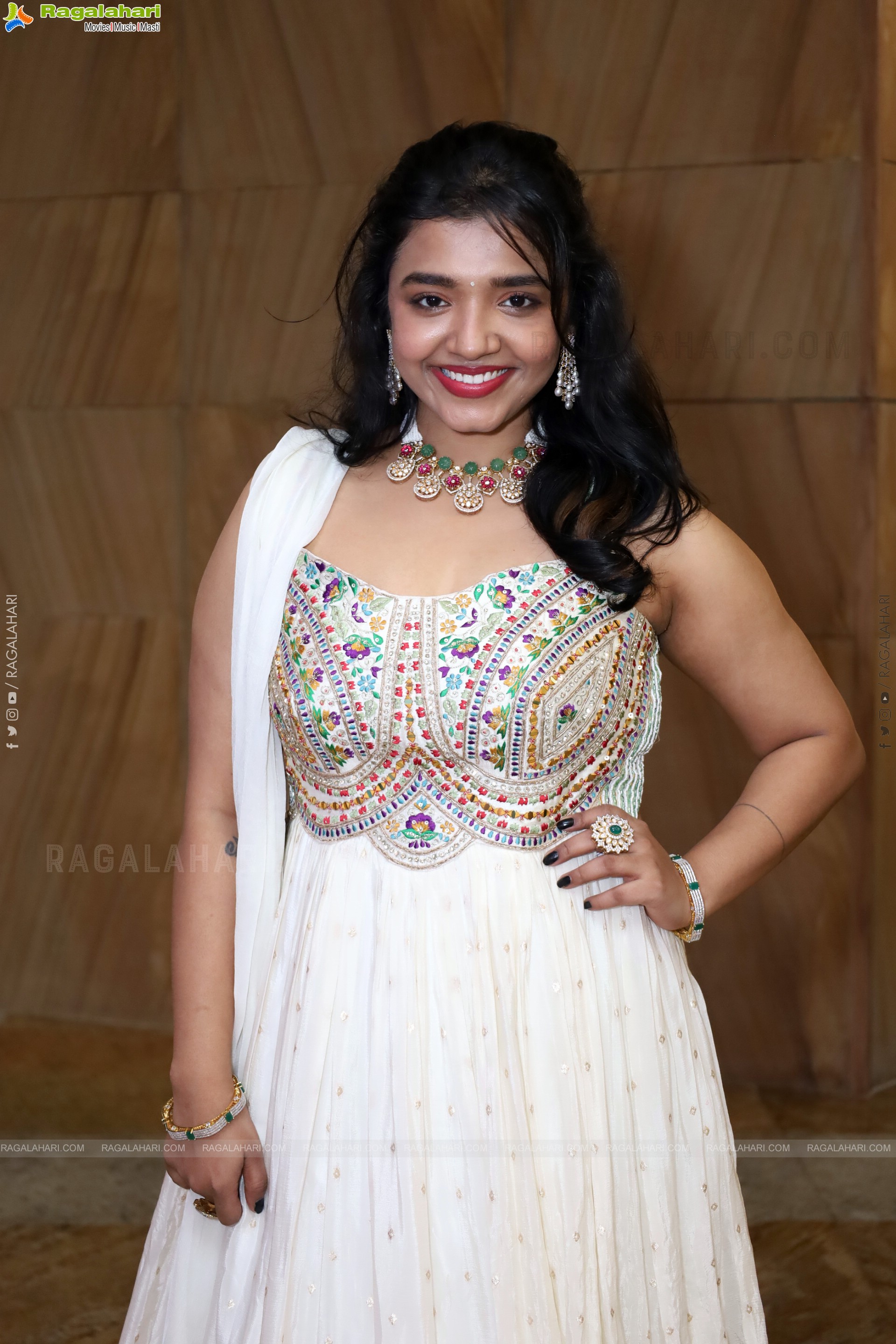 Kruthika Roy Latest HD Stills, Photo Gallery