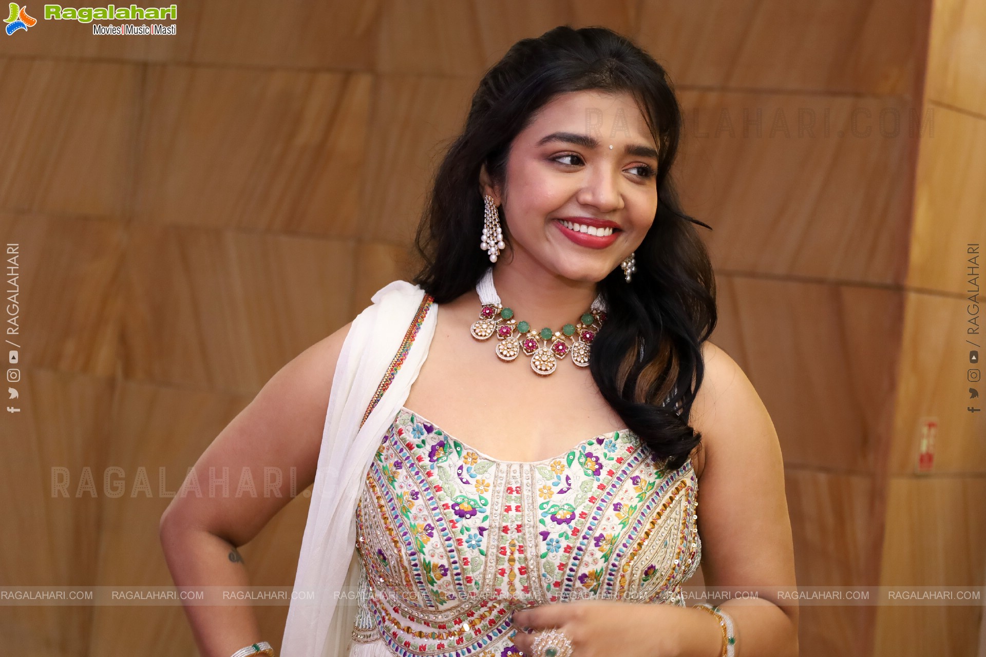 Kruthika Roy Latest HD Stills, Photo Gallery