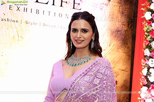 Meenakshi Dixit at Hi Life Exhibition Launch, HD Gallery 