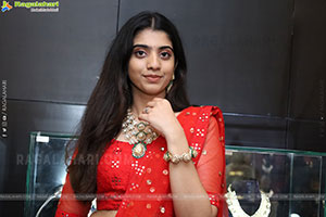 Nikita Choudary Latest HD Stills, Photo Gallery