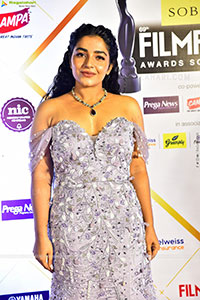 Rajisha Vijayan at Filmfare Awards Event, HD Gallery 