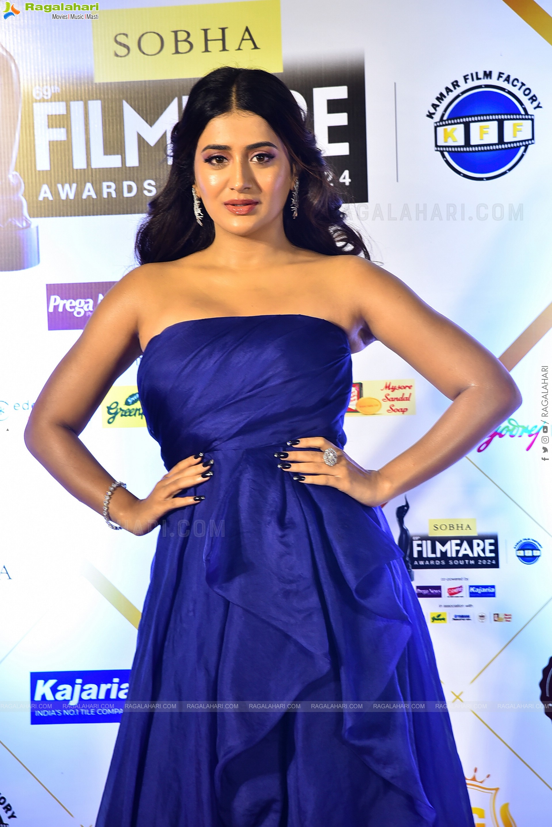 Rashi Singh at 69th Filmfare South Awards Event, HD Gallery