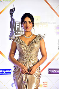 Saniya Iyappan at Filmfare Awards South, HD Gallery 