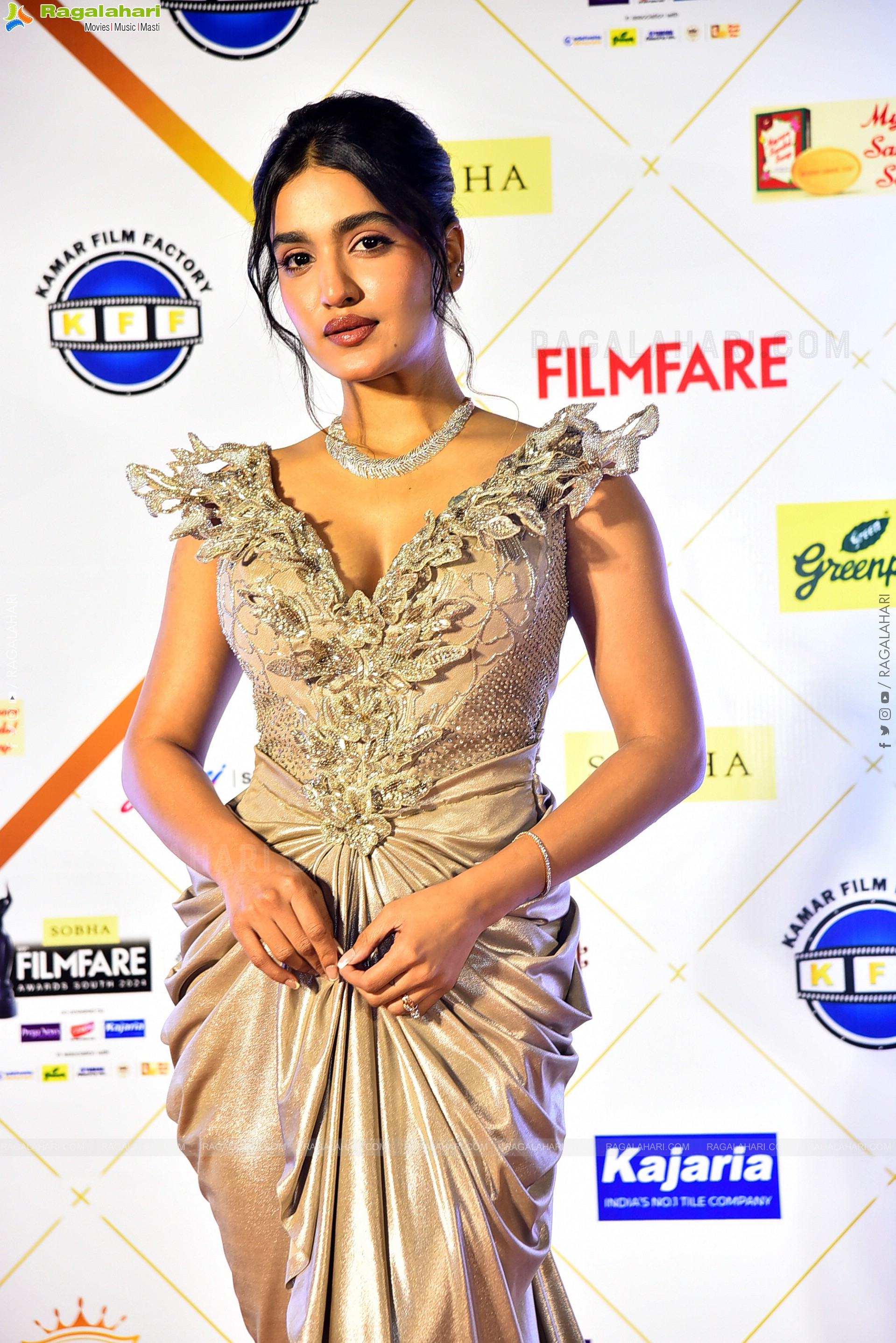 Saniya Iyappan at Filmfare Awards South, HD Gallery