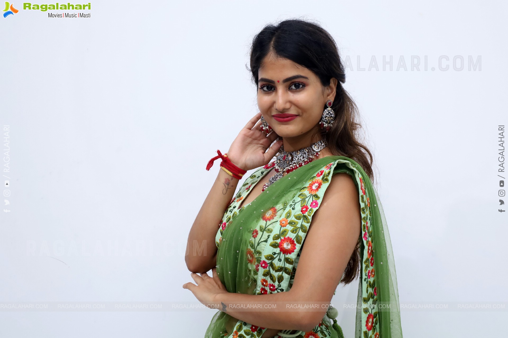 Shivani Naidu Latest Stills, HD Gallery