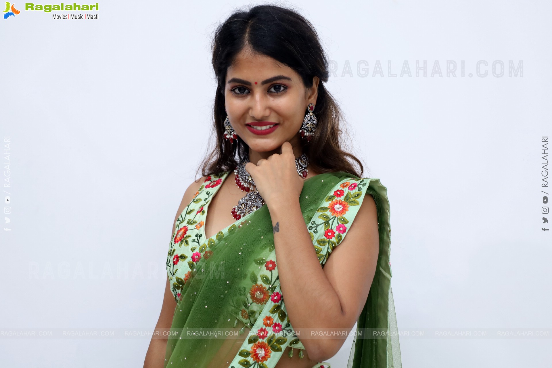 Shivani Naidu Latest Stills, HD Gallery