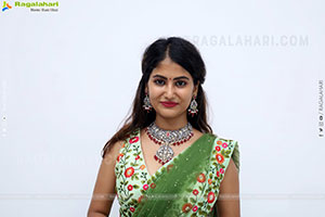 Shivani Naidu Latest Stills, HD Gallery 