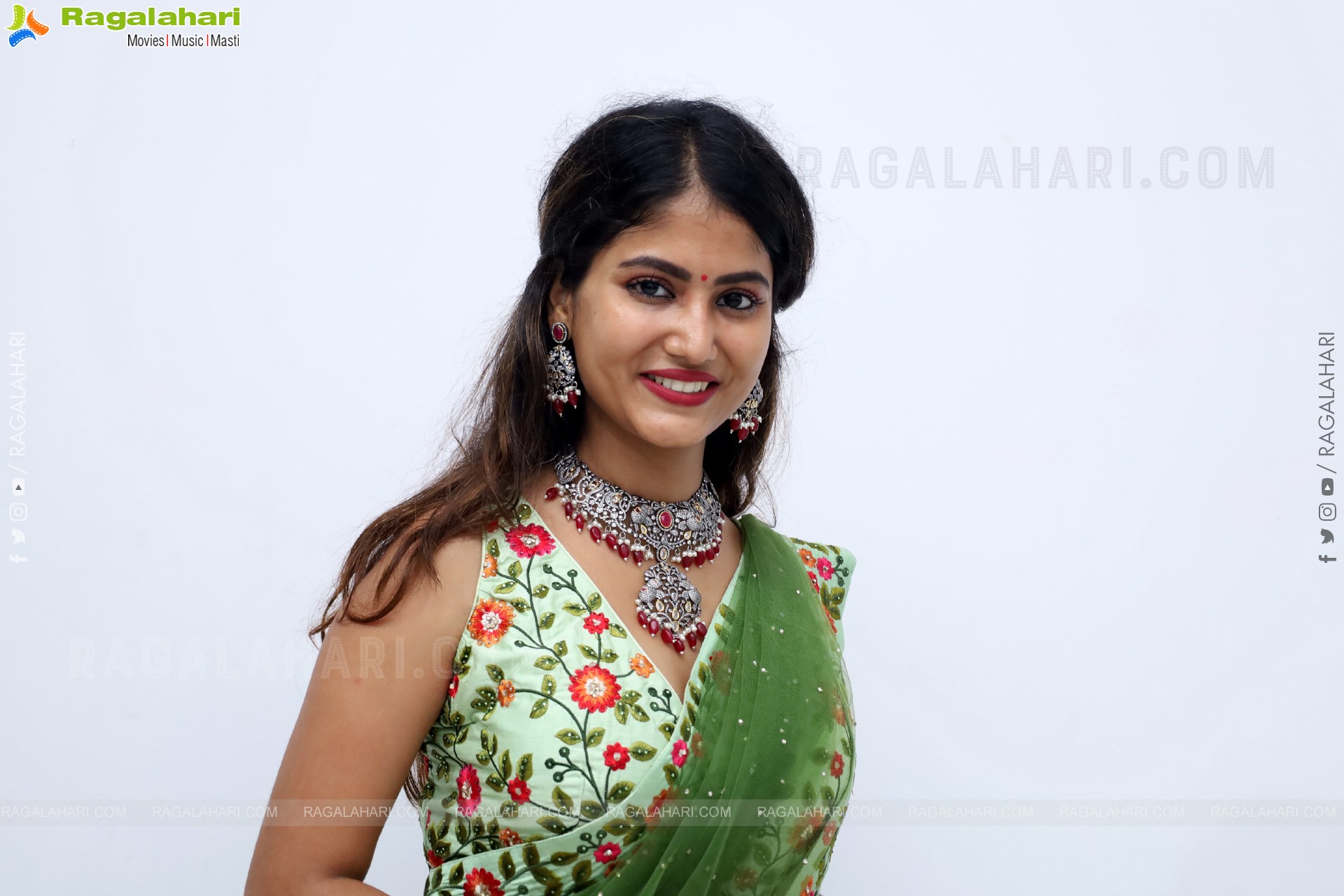 Shivani Naidu Latest Stills, HD Gallery