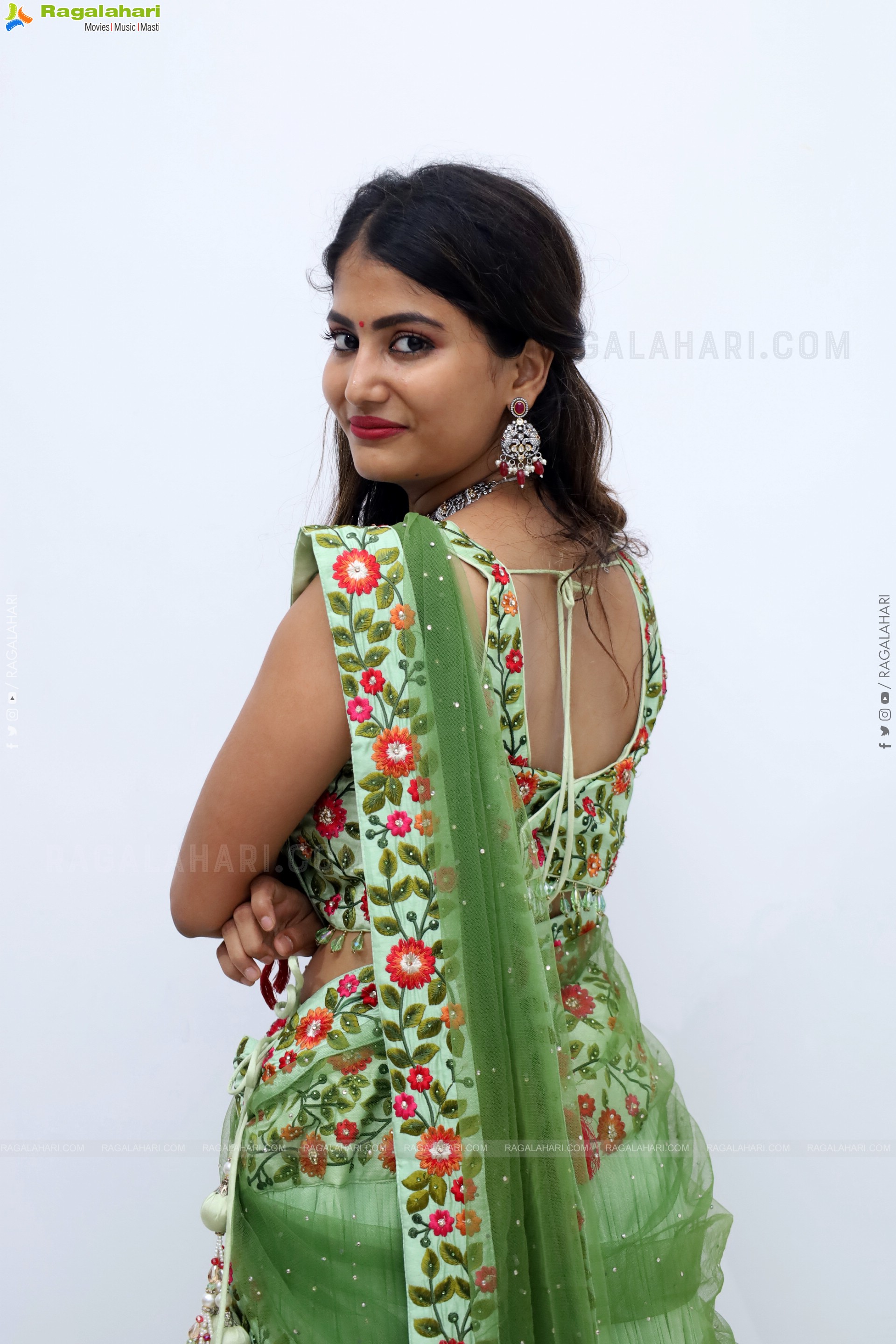 Shivani Naidu Latest Stills, HD Gallery