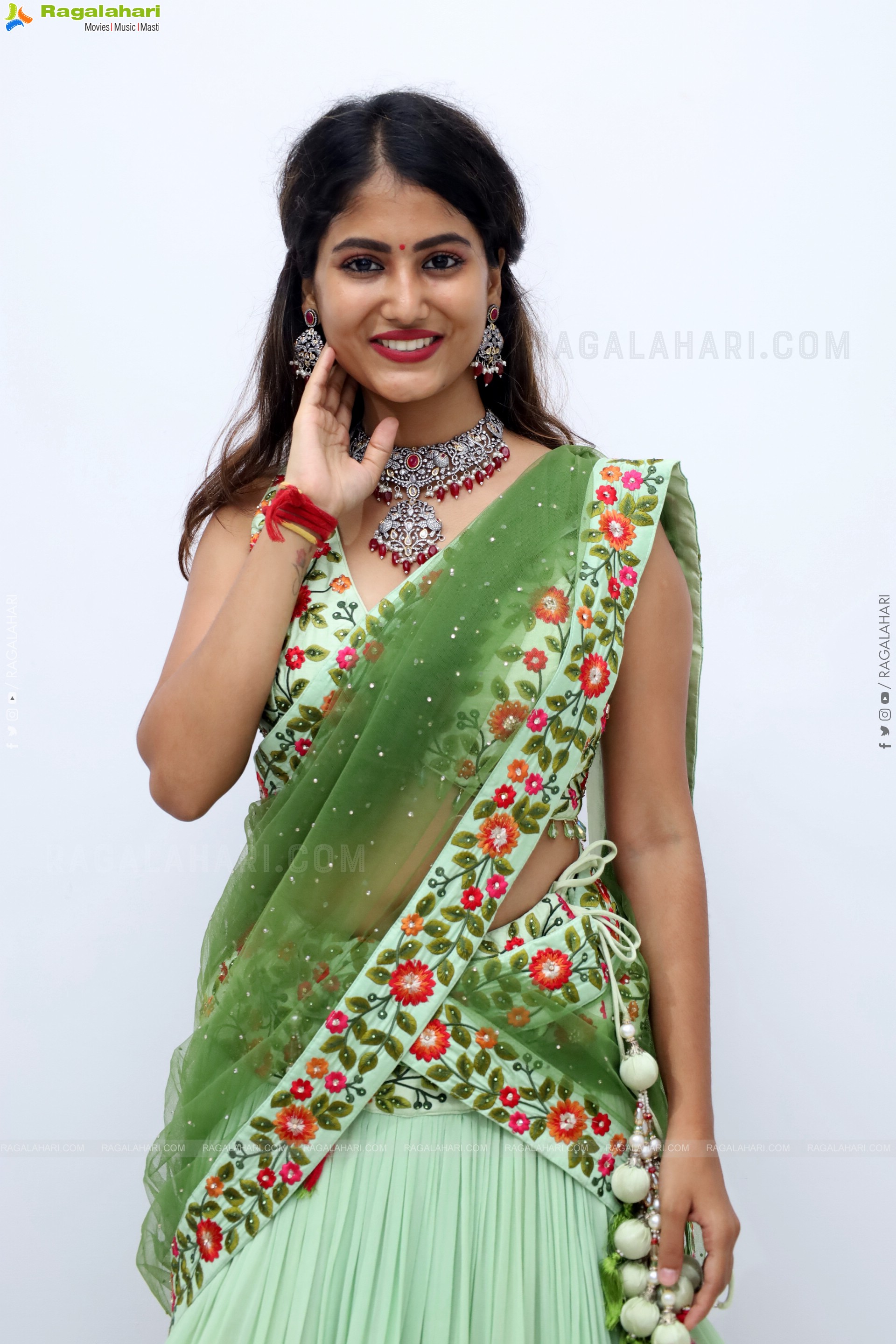 Shivani Naidu Latest Stills, HD Gallery