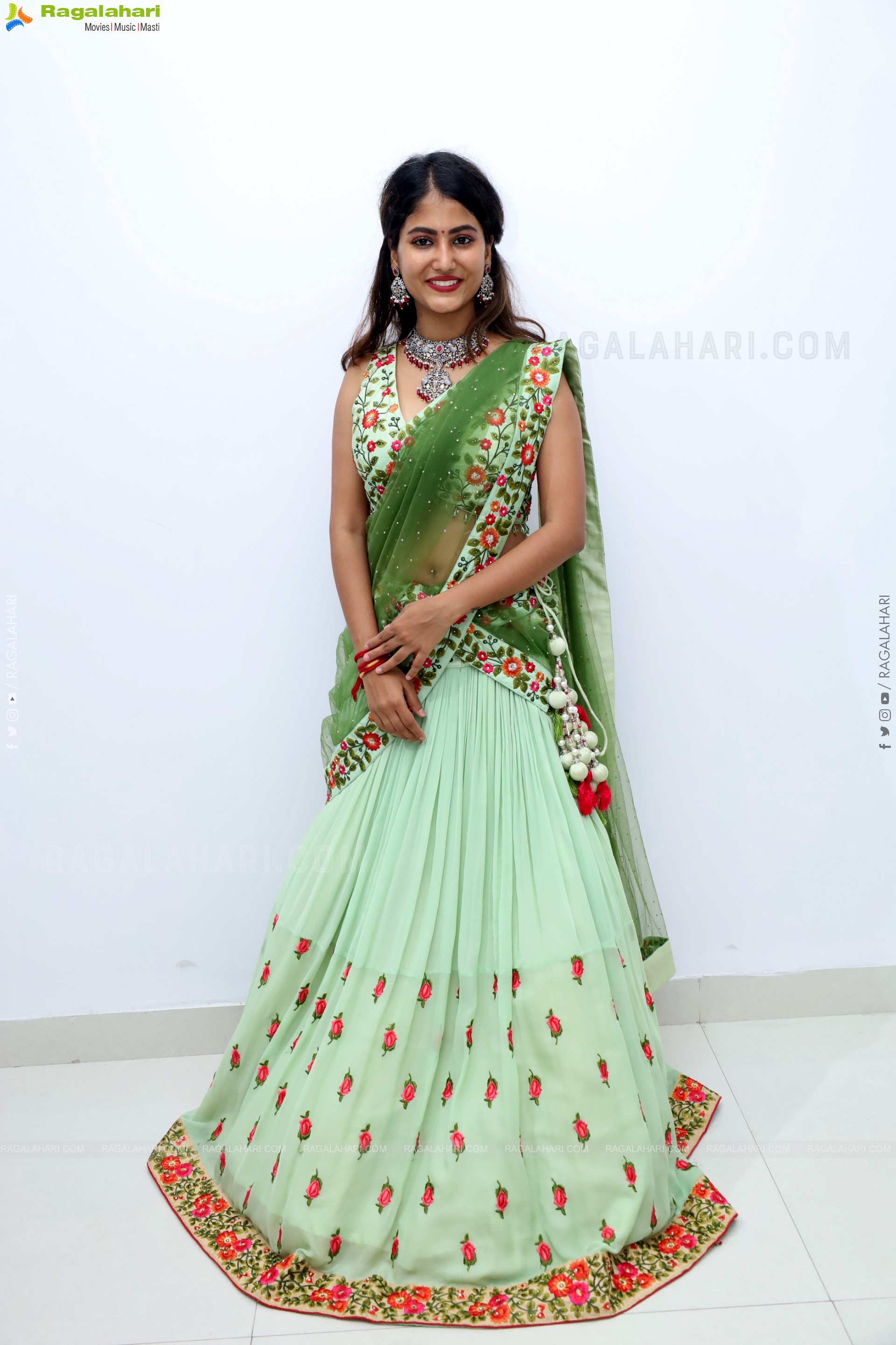 Shivani Naidu Latest Stills, HD Gallery