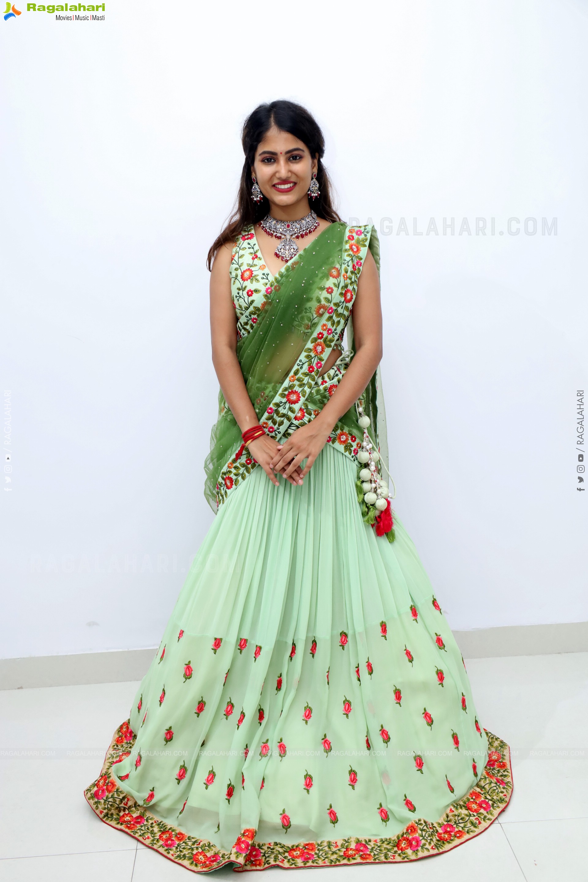 Shivani Naidu Latest Stills, HD Gallery