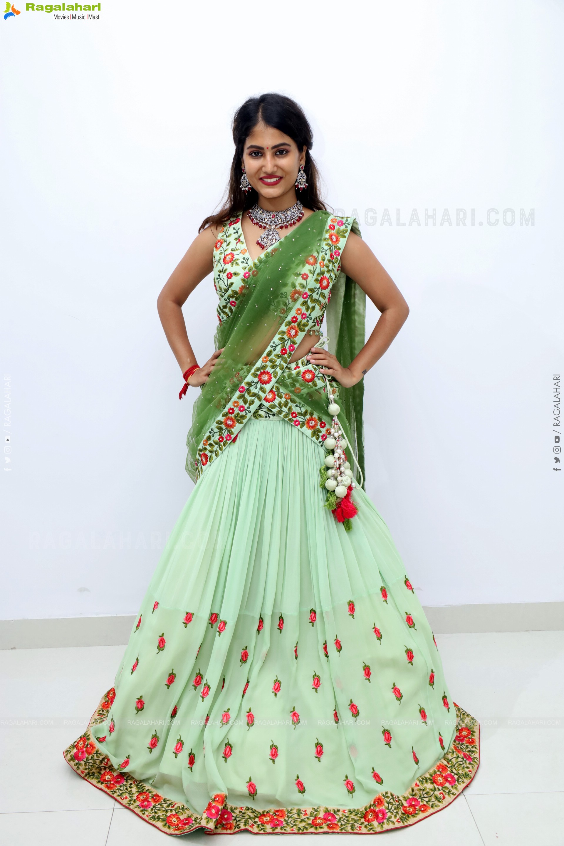 Shivani Naidu Latest Stills, HD Gallery