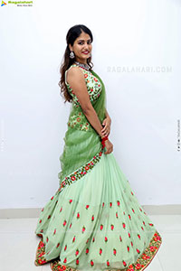 Shivani Naidu Latest Stills, HD Gallery 