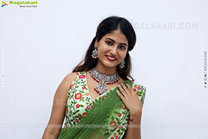 Shivani Naidu Latest Stills, HD Gallery 