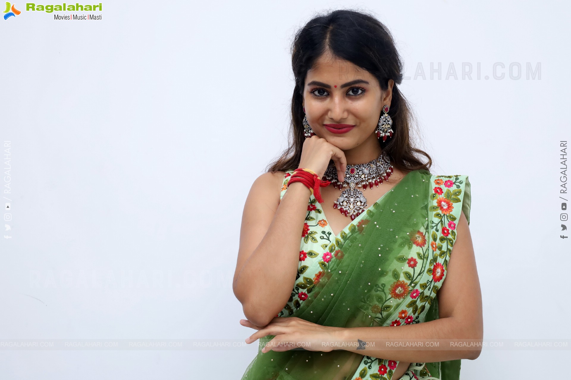 Shivani Naidu Latest Stills, HD Gallery