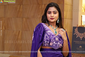 Siri Papa Latest Stills, HD Gallery 