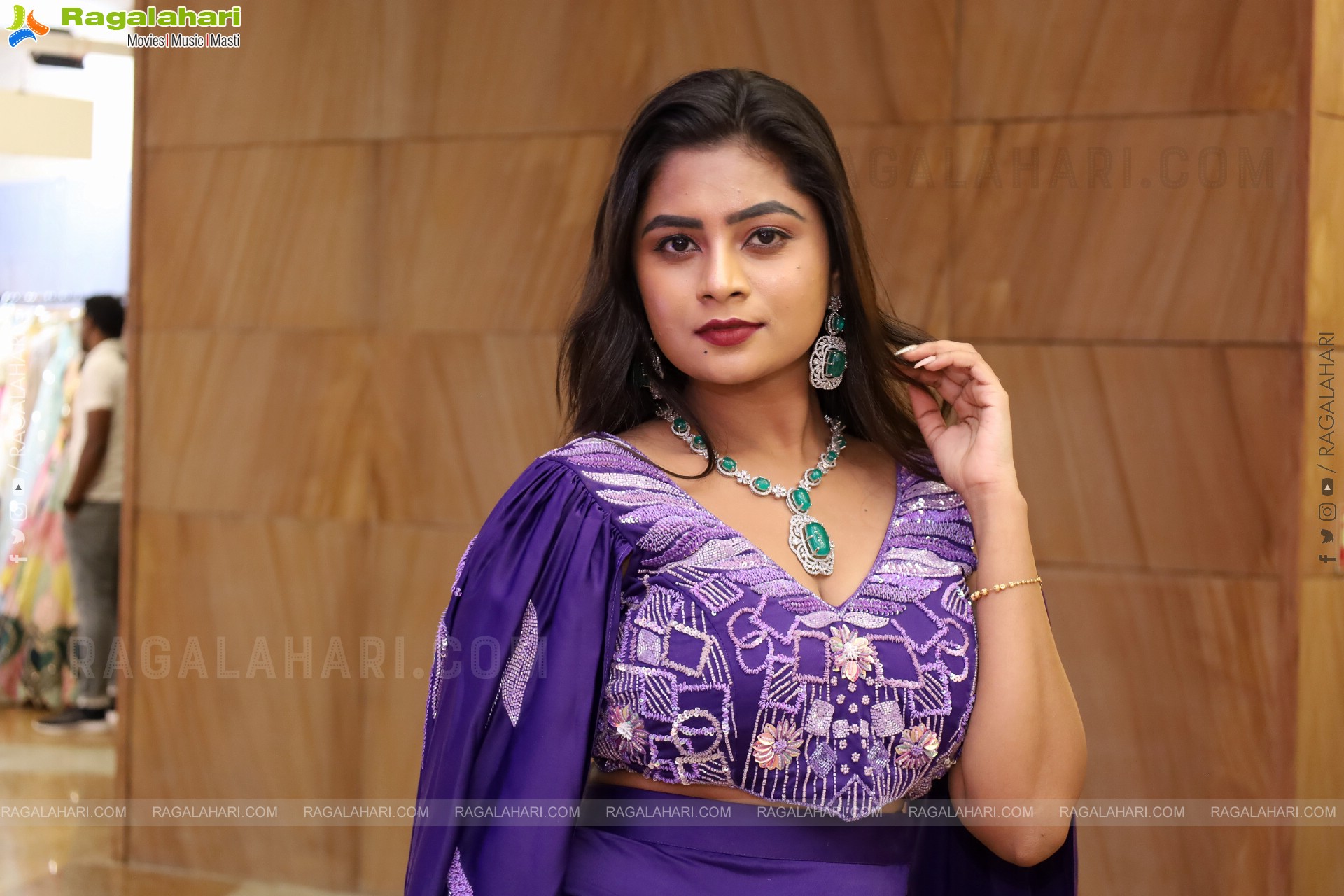 Siri Papa Latest Stills, HD Gallery