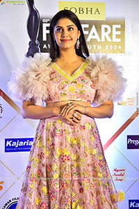 Surbhi Puranik at Film Fare Awards Event, HD Gallery