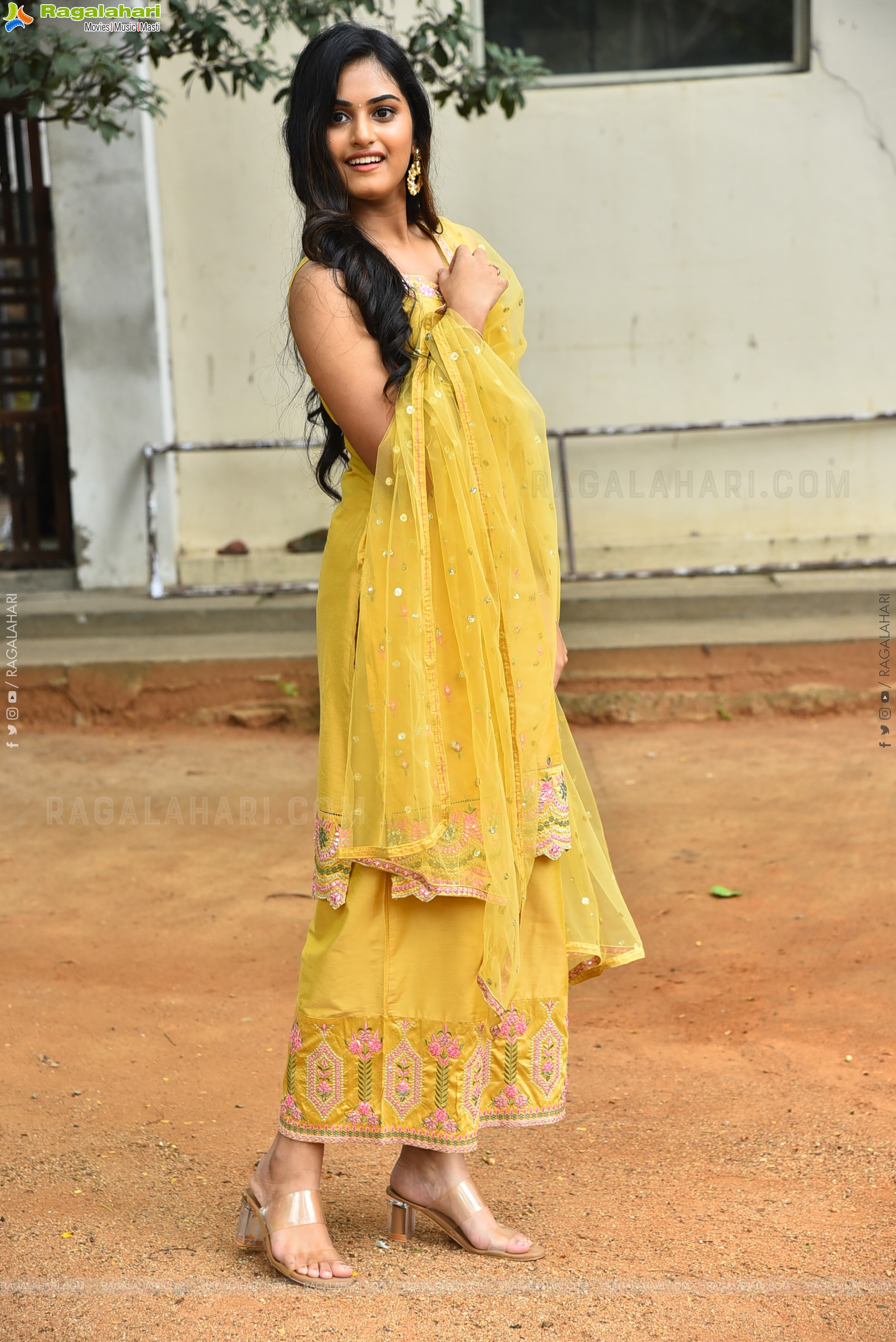 Vaishnavi Krishnamurthy at Manmayi Teaser Launch Event, HD Gallery