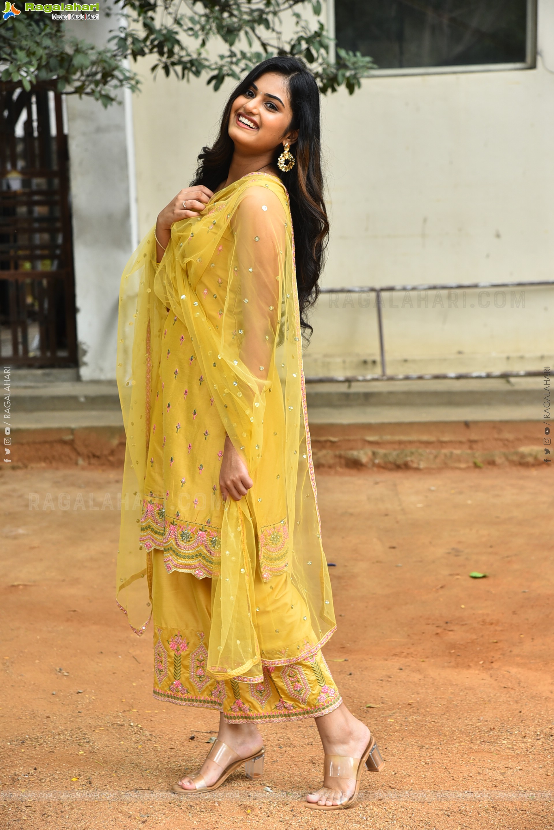 Vaishnavi Krishnamurthy at Manmayi Teaser Launch Event, HD Gallery