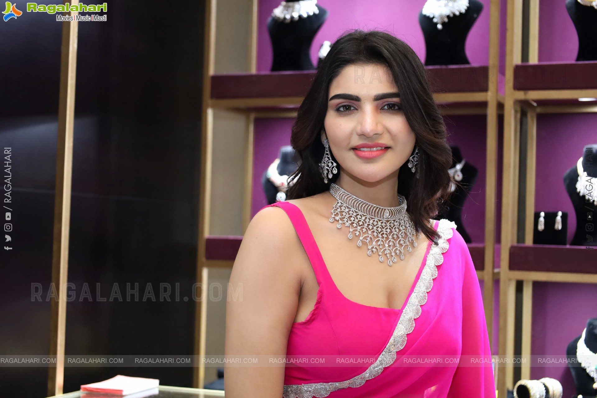 Varsha at Polki Diamond Jewellery Exhibition, HD Gallery