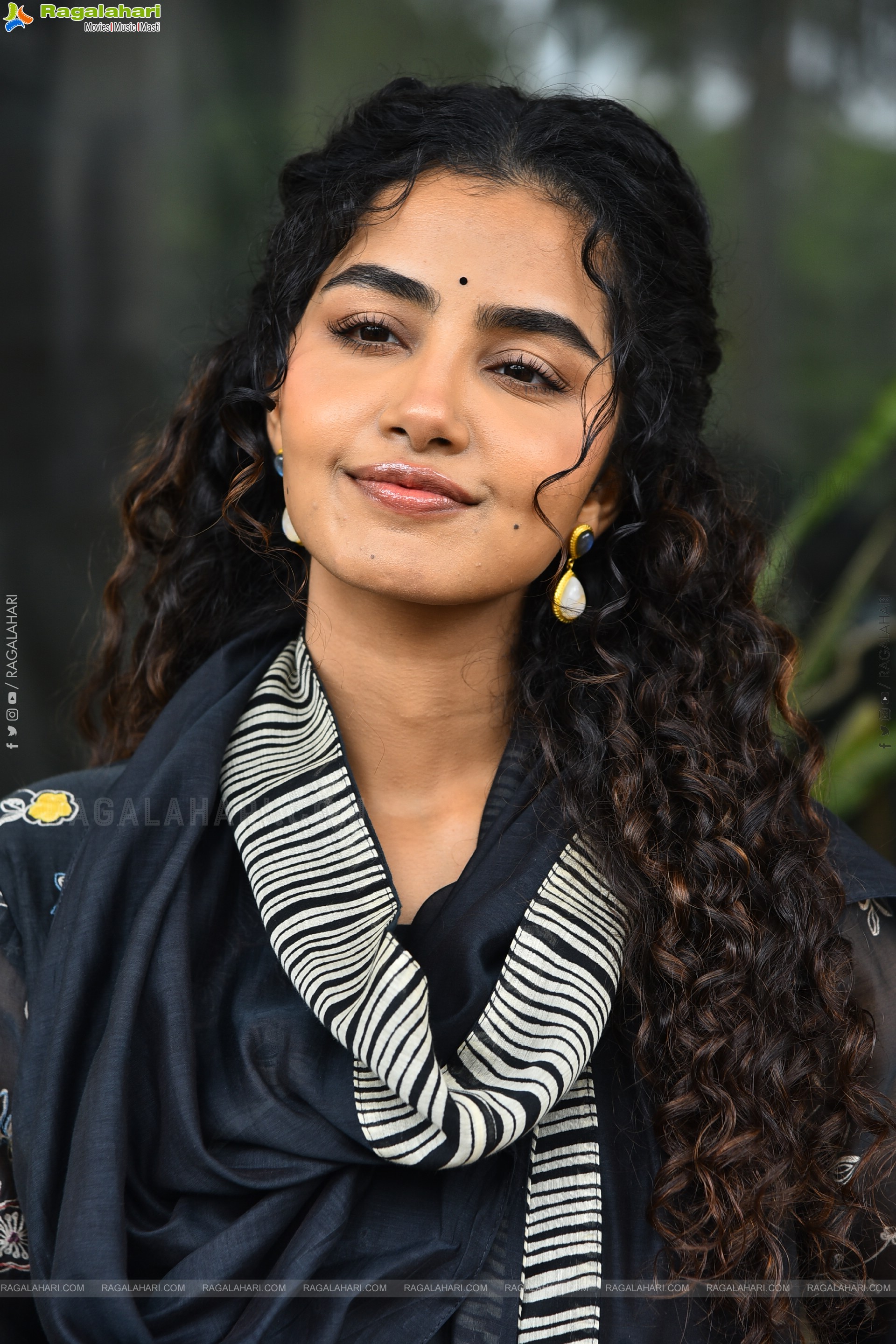 Anupama Parameswaran at Paradha Movie Interview, HD Gallery