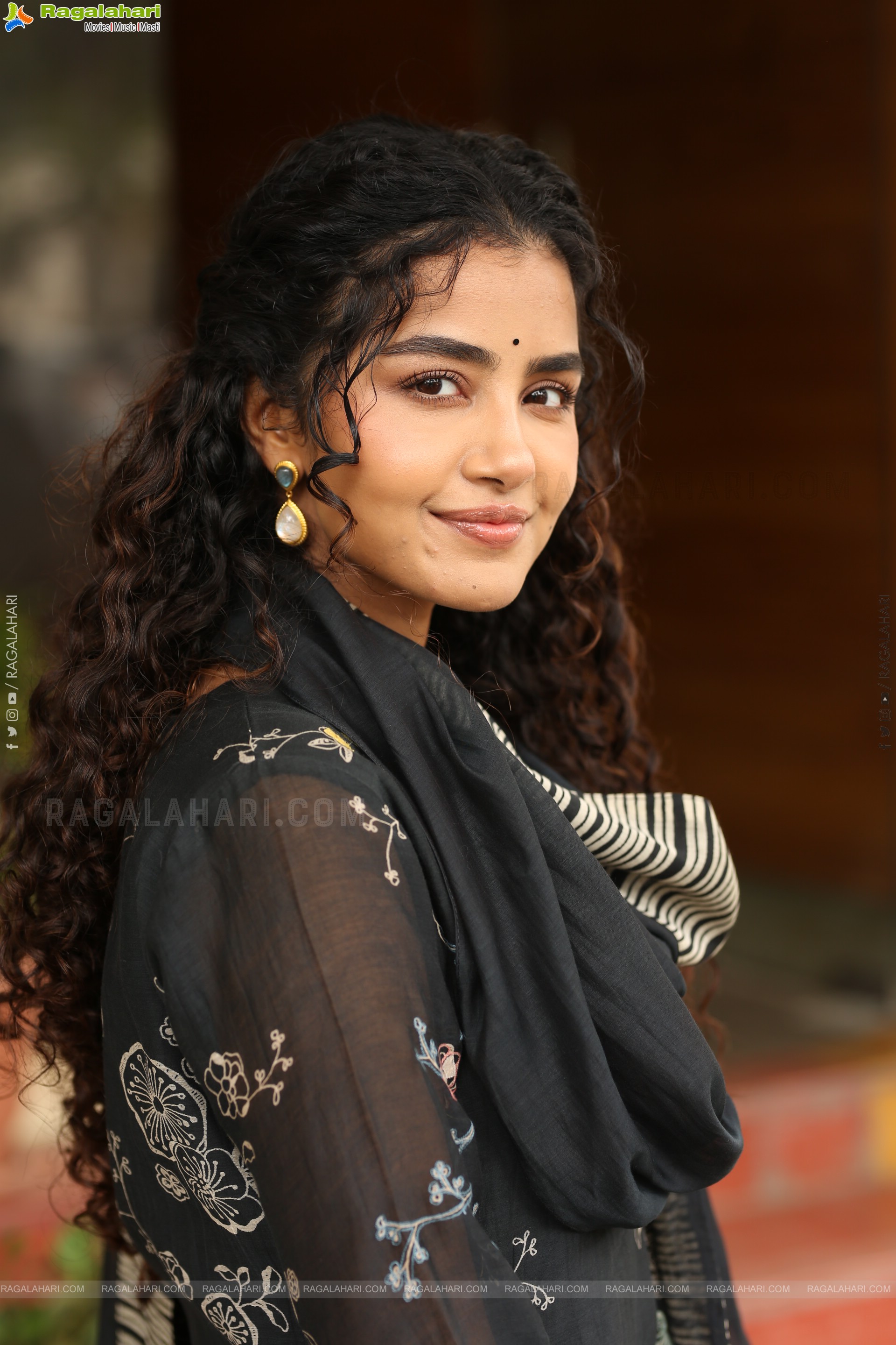 Anupama Parameswaran at Paradha Movie Interview, HD Gallery