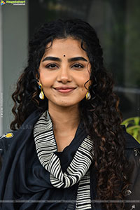 Anupama Parameswaran at Paradha Movie Interview, HD Gallery 