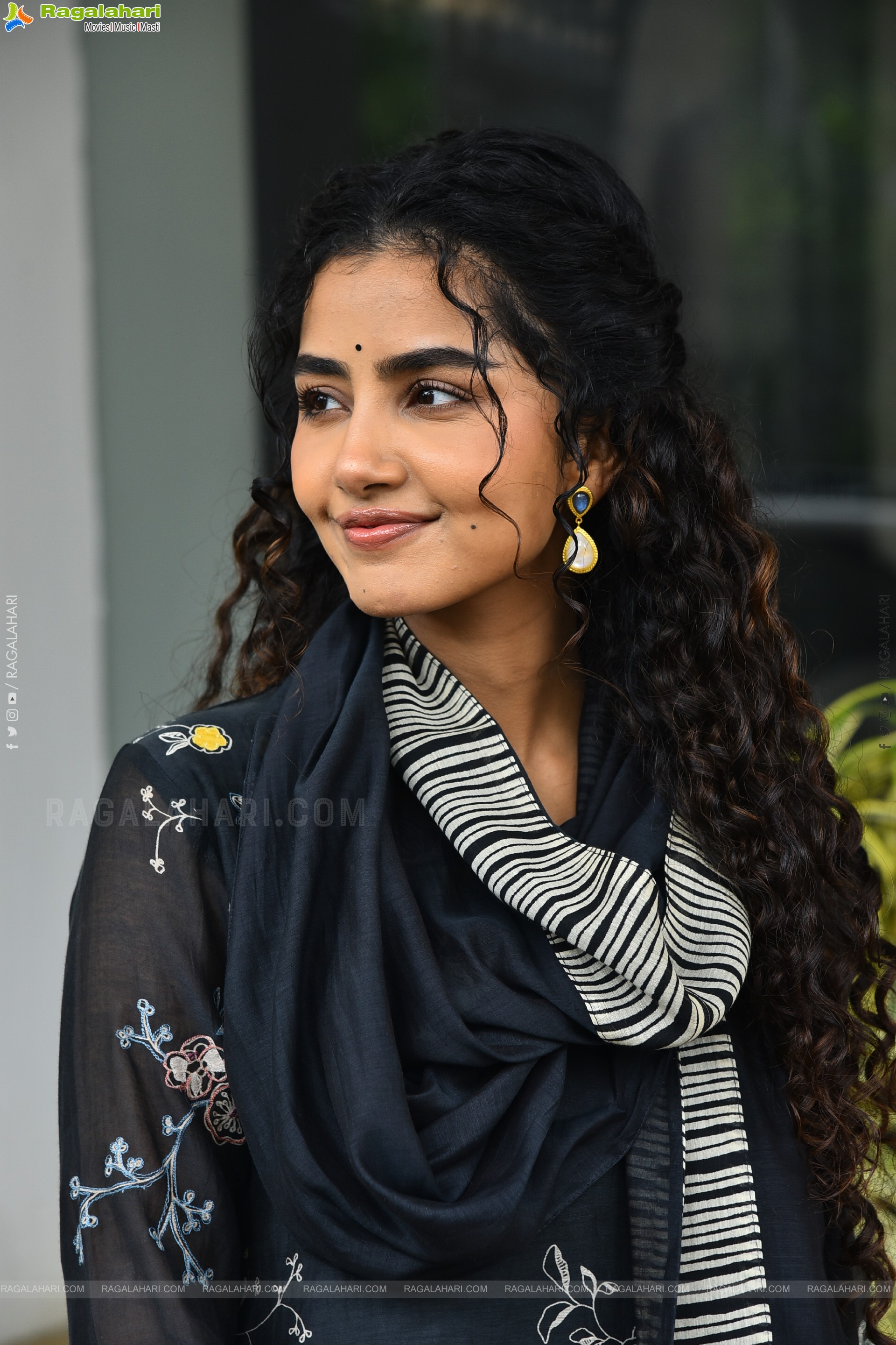 Anupama Parameswaran at Paradha Movie Interview, HD Gallery