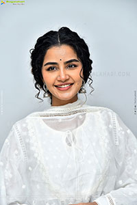 Anupama Parameswaran at Paradha Thank You Meet, HD Gallery 