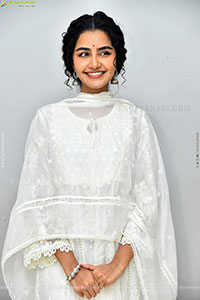 Anupama Parameswaran at Paradha Thank You Meet, HD Gallery 