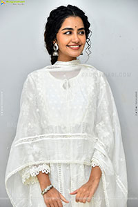 Anupama Parameswaran at Paradha Thank You Meet, HD Gallery 