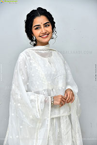 Anupama Parameswaran at Paradha Thank You Meet, HD Gallery 