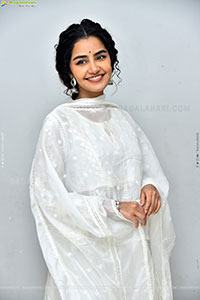 Anupama Parameswaran at Paradha Thank You Meet, HD Gallery 