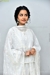 Anupama Parameswaran at Paradha Thank You Meet, HD Gallery 
