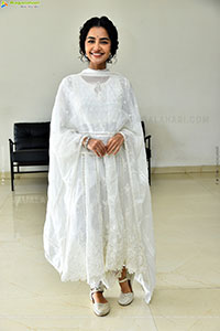Anupama Parameswaran at Paradha Thank You Meet, HD Gallery 