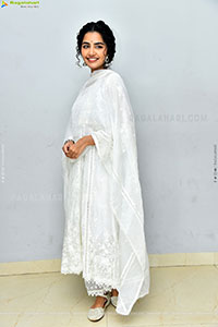 Anupama Parameswaran at Paradha Thank You Meet, HD Gallery 