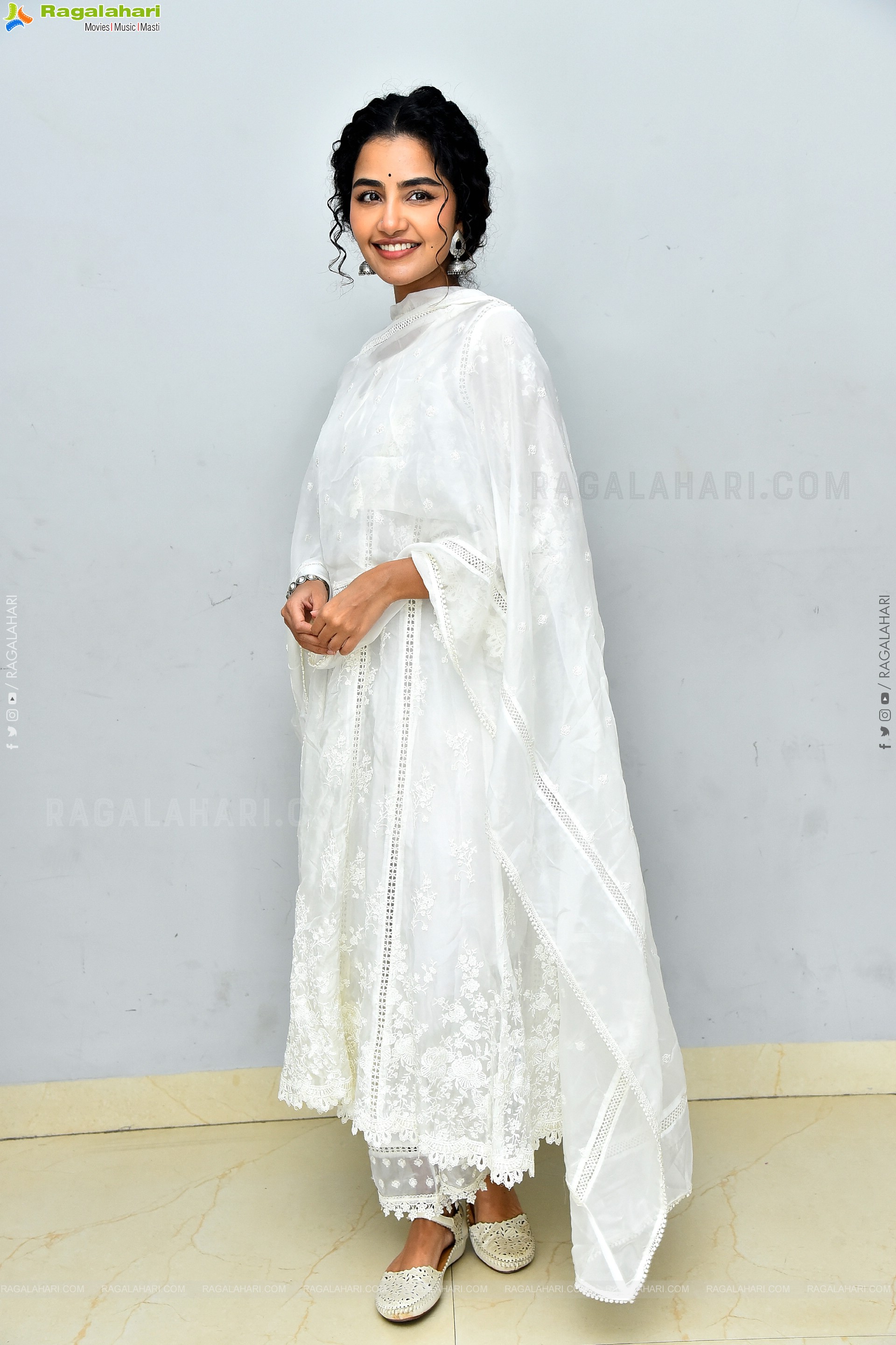 Anupama Parameswaran at Paradha Thank You Meet, HD Gallery