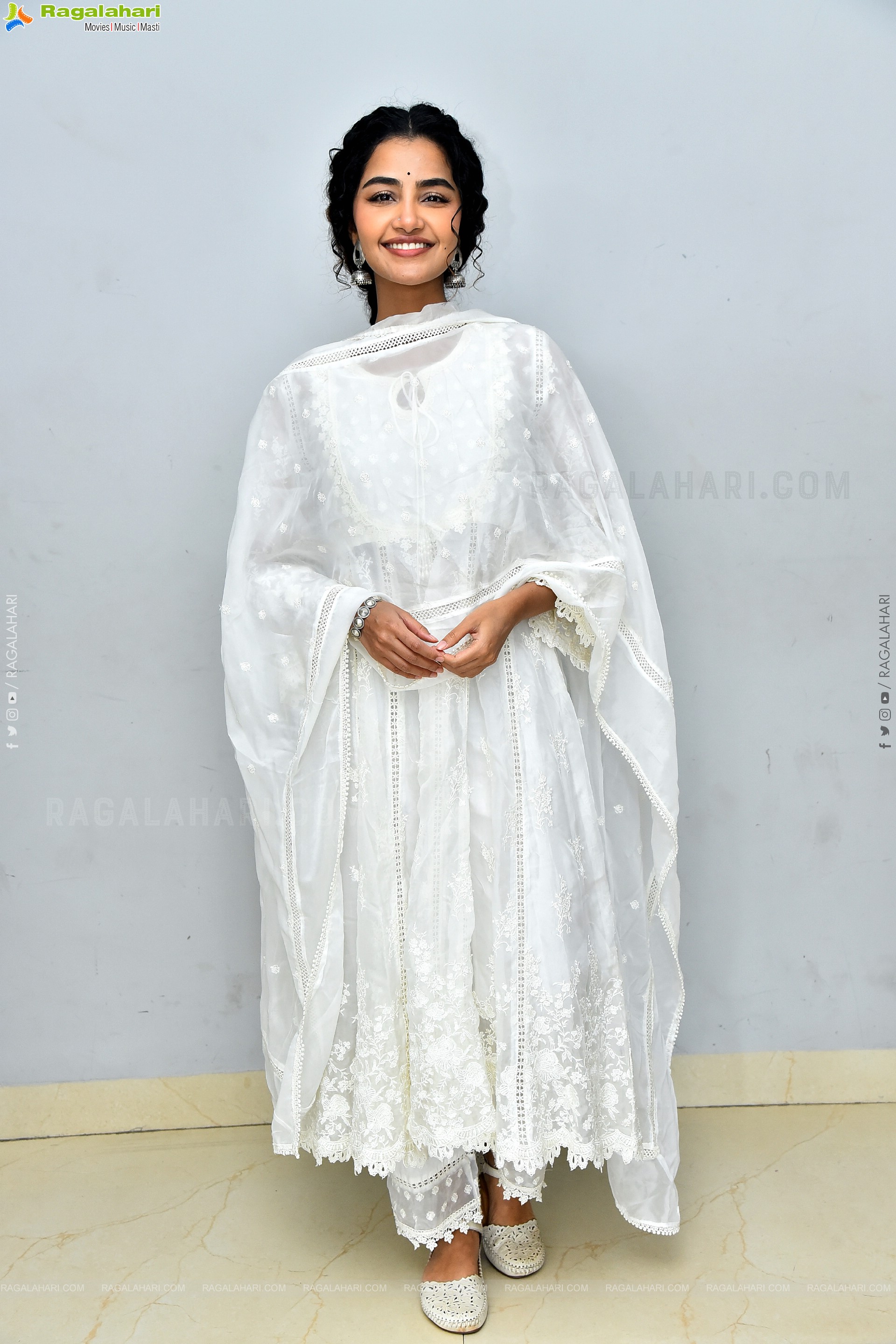 Anupama Parameswaran at Paradha Thank You Meet, HD Gallery